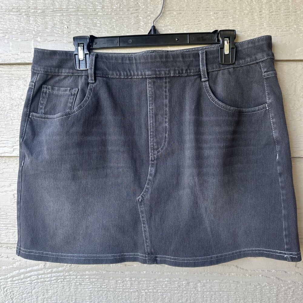 Halara Women's XL Black Faux Denim Athletic casual Streetwear Trendy Mini Skirt